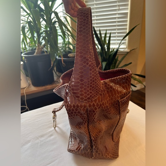 Dooney & Bourke bag with silver buckle - Picture 4 of 4